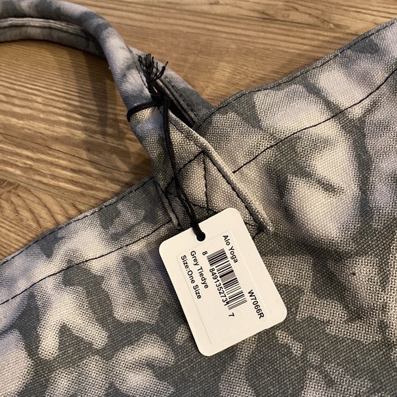 Alo Grey Tie-dye Shopper Tote - Picture 5 of 5